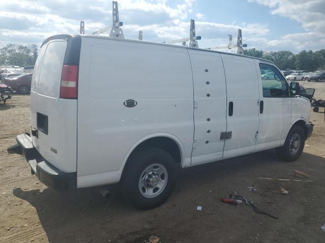 1GCWGFBA6C1105929 - 2012 CHEVROLET EXPRESS G2 WHITE photo 3