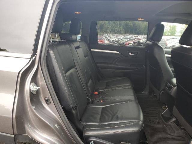 5TDJZRFH5JS848336 - 2018 TOYOTA HIGHLANDER SE 灰色 照片 11