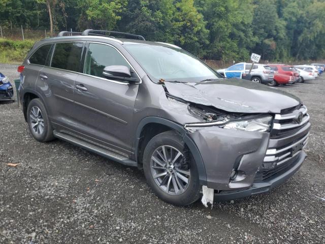 5TDJZRFH5JS848336 - 2018 TOYOTA HIGHLANDER SE 灰色 照片 4