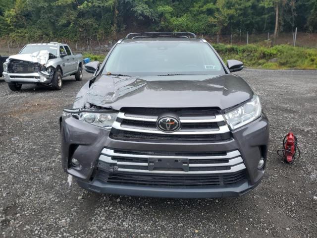 5TDJZRFH5JS848336 - 2018 TOYOTA HIGHLANDER SE 灰色 照片 5