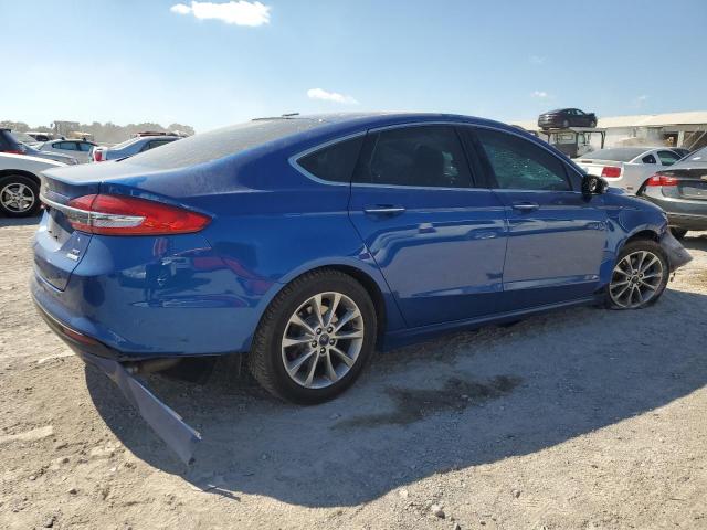 3FA6P0HD2HR334481 - 2017 FORD FUSION SE BLUE photo 3