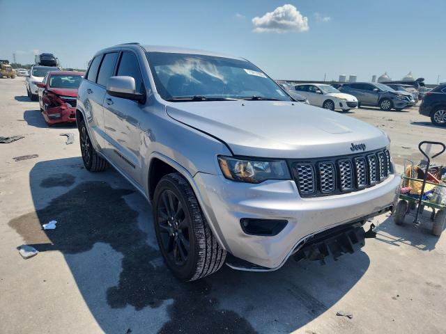 1C4RJEAG2MC813874 - 2021 JEEP GRAND CHER LAREDO SILVER photo 4