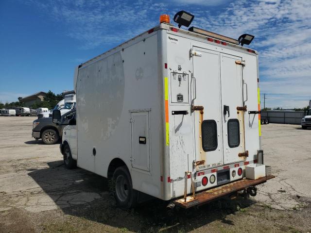 1GBJG31K581105144 - 2008 CHEVROLET EXPRESS G3 WHITE photo 2