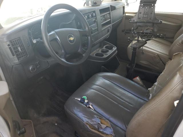 1GBJG31K581105144 - 2008 CHEVROLET EXPRESS G3 WHITE photo 8