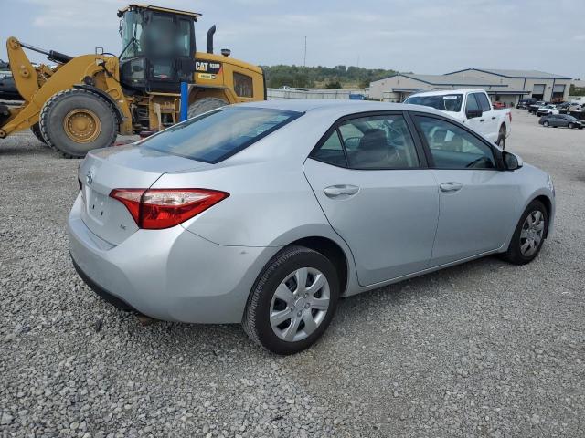 2T1BURHE0JC026767 - 2018 TOYOTA COROLLA L Күміс фото 3