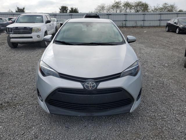 2T1BURHE0JC026767 - 2018 TOYOTA COROLLA L Күміс фото 5