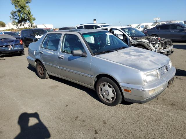 3VWRB81HXWM136725 - 1998 VOLKSWAGEN JETTA GL SILVER photo 4