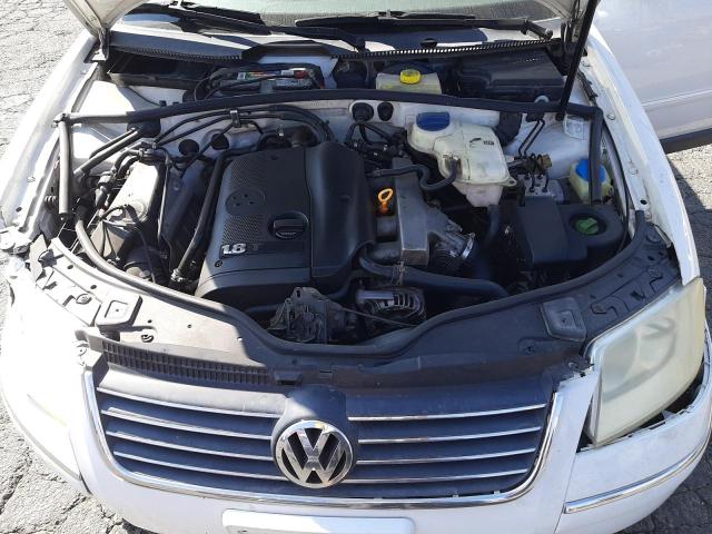 WVWPD63B92P434527 - 2002 VOLKSWAGEN PASSAT GLS WHITE photo 11