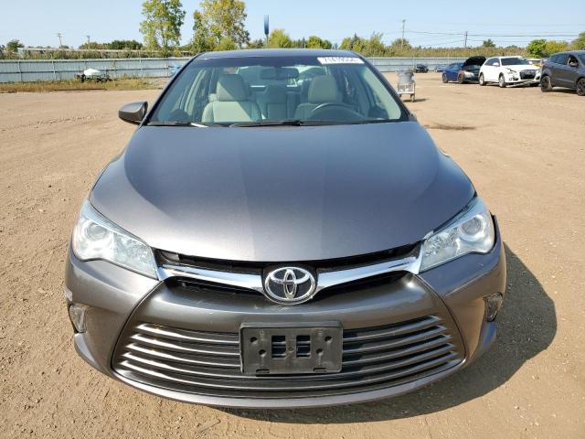 4T1BF1FK7GU517882 - 2016 TOYOTA CAMRY LE GRAY photo 5