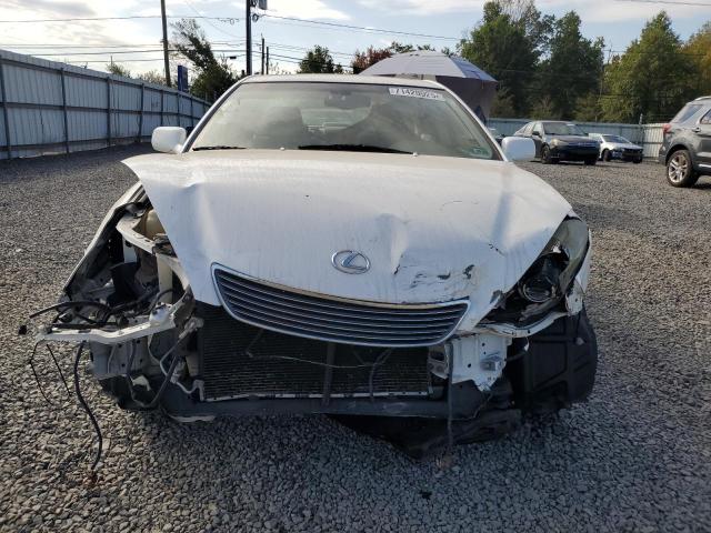 JTHBA30G355142257 - 2005 LEXUS ES 330 WHITE photo 5