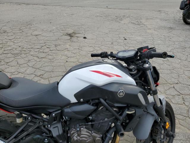 JYARM27E0JA001665 - 2018 YAMAHA MT07 WHITE photo 5