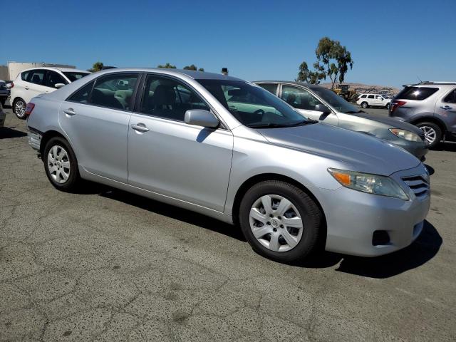 4T4BF3EK8BR105661 - 2011 TOYOTA CAMRY BASE SILVER photo 4