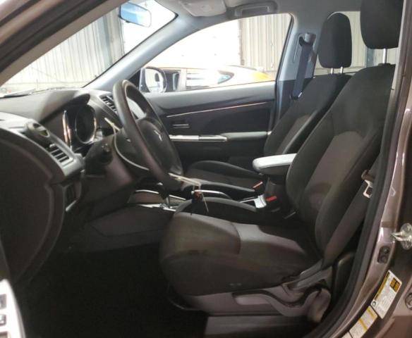 JA4AR3AU0JU019021 - 2018 MITSUBISHI OUTLANDER ES 棕色 照片 7