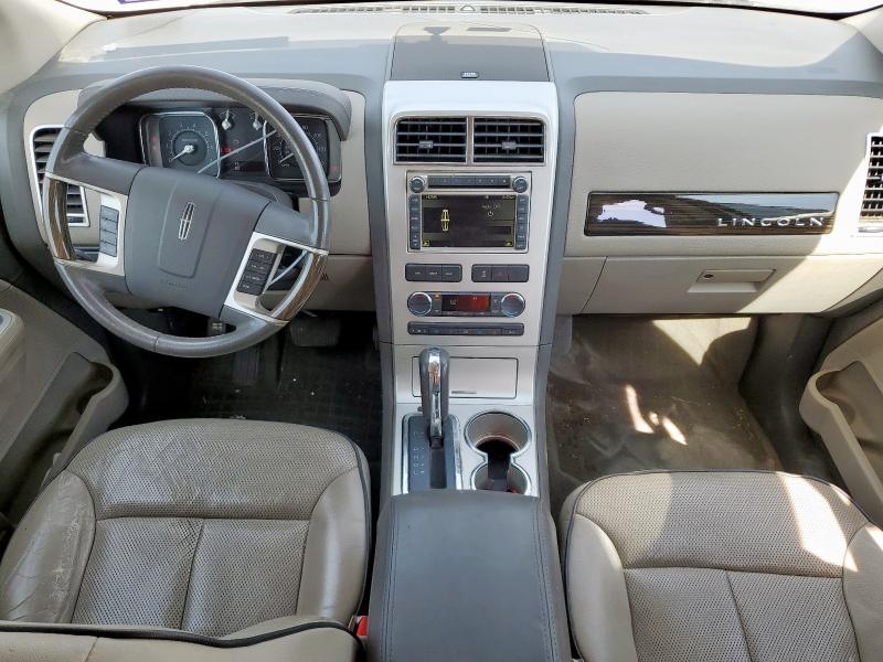 2LMDJ6JC5ABJ00895 - 2010 LINCOLN MKX SILVER photo 8