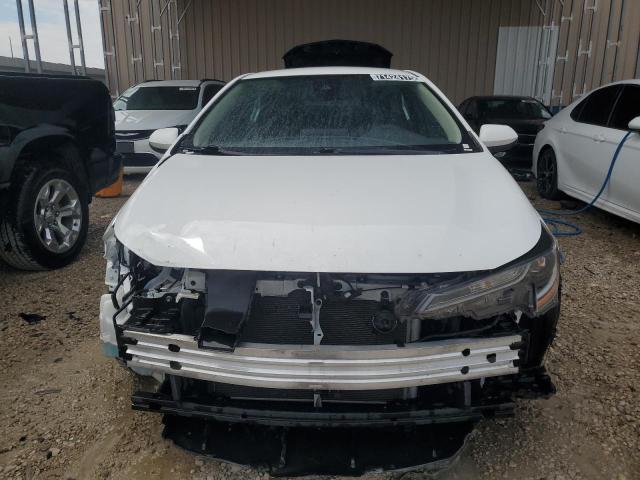 5YFEPMAE5MP200838 - 2021 TOYOTA COROLLA LE WHITE photo 5