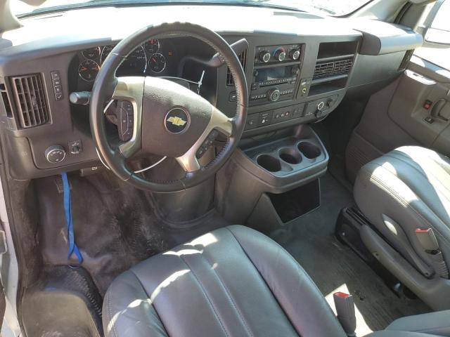 1GCWGAFG3K1337761 - 2019 CHEVROLET EXPRESS G2500 Çift renkli fotoğraf 8