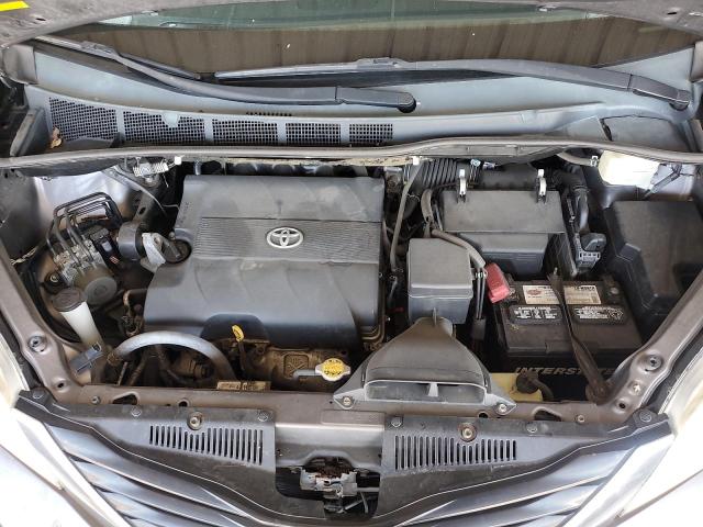 5TDKK3DC8CS198675 - 2012 TOYOTA SIENNA LE GRAY photo 12