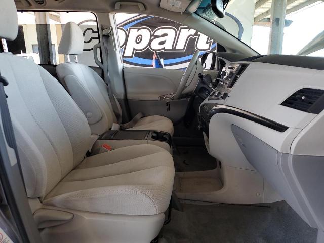 5TDKK3DC8CS198675 - 2012 TOYOTA SIENNA LE GRAY photo 7