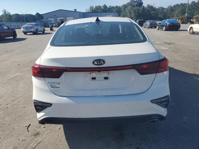 3KPF24AD7ME331698 - 2021 KIA FORTE FE WHITE photo 6