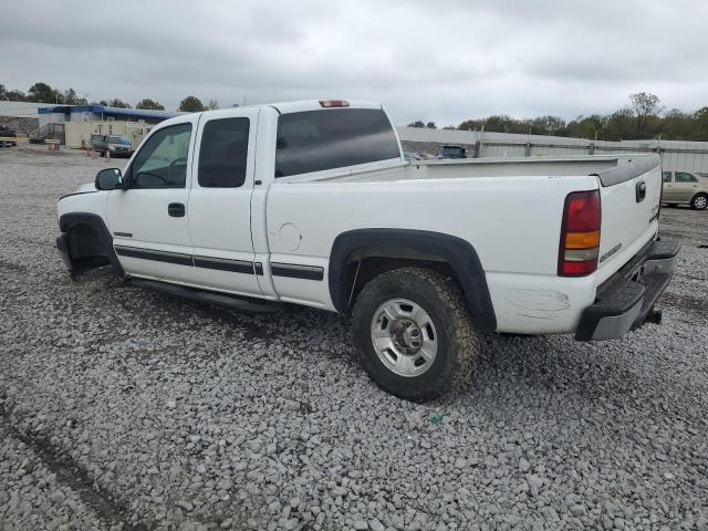 1GCHC29U91Z329837 - 2001 CHEVROLET SILVERADO2 C2500 HEAVY DUTY WHITE photo 2