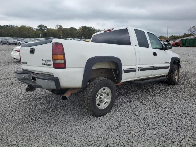 1GCHC29U91Z329837 - 2001 CHEVROLET SILVERADO2 C2500 HEAVY DUTY WHITE photo 3