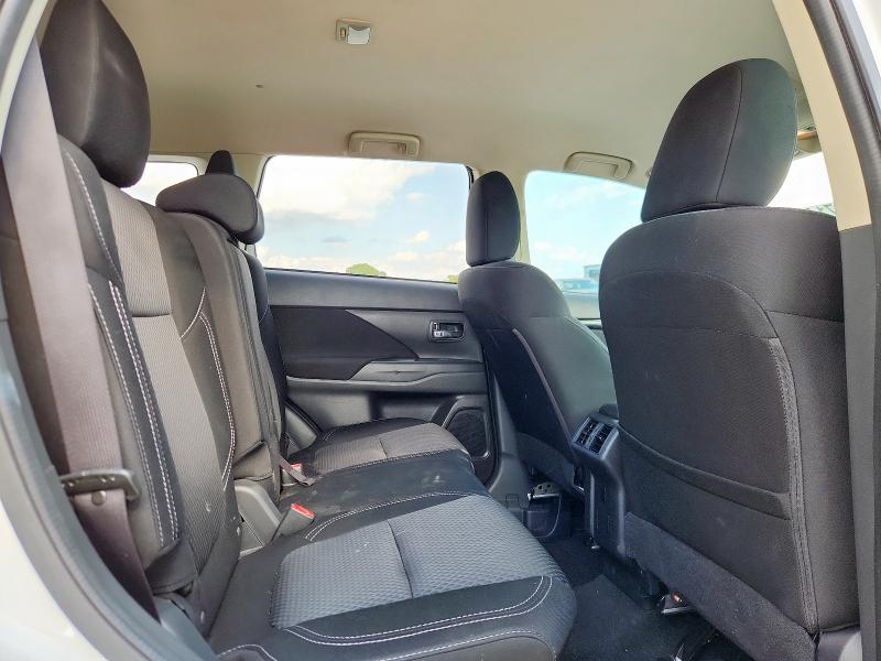 JA4AD2A34LZ003801 - 2020 MITSUBISHI OUTLANDER ES WHITE photo 11