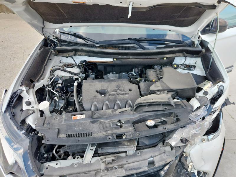 JA4AD2A34LZ003801 - 2020 MITSUBISHI OUTLANDER ES WHITE photo 12