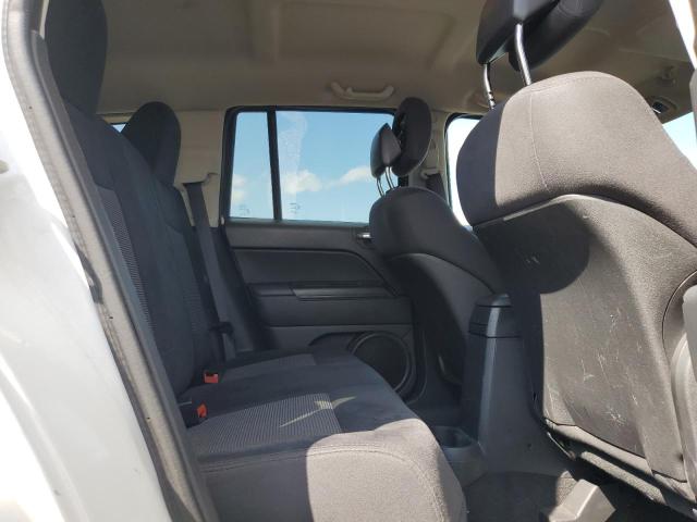 1J4NF4FB4BD265191 - 2011 JEEP COMPASS 白色 照片 11