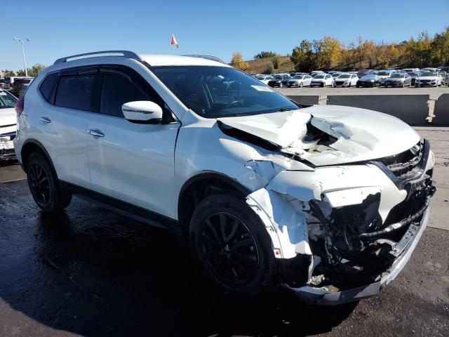 5N1AT2MV5HC884956 - 2017 NISSAN ROGUE SV WHITE photo 4