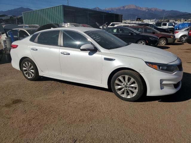 5XXGT4L36HG164530 - 2017 KIA OPTIMA LX WHITE photo 4