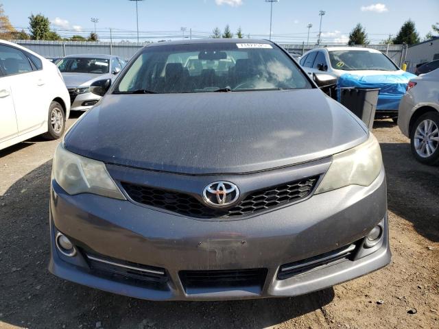 4T1BF1FK2CU553635 - 2012 TOYOTA CAMRY BASE Szary zdjęcie 5