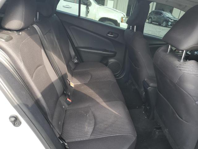 JTDKARFU1J3058588 - 2018 TOYOTA PRIUS SILVER photo 10