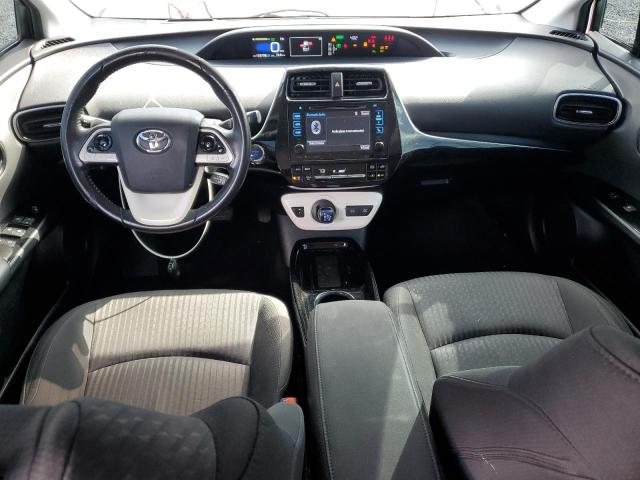 JTDKARFU1J3058588 - 2018 TOYOTA PRIUS SILVER photo 8