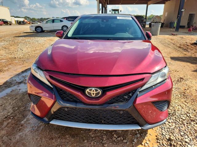 4T1B61HK9JU529844 - 2018 TOYOTA CAMRY XSE 红色 照片 5
