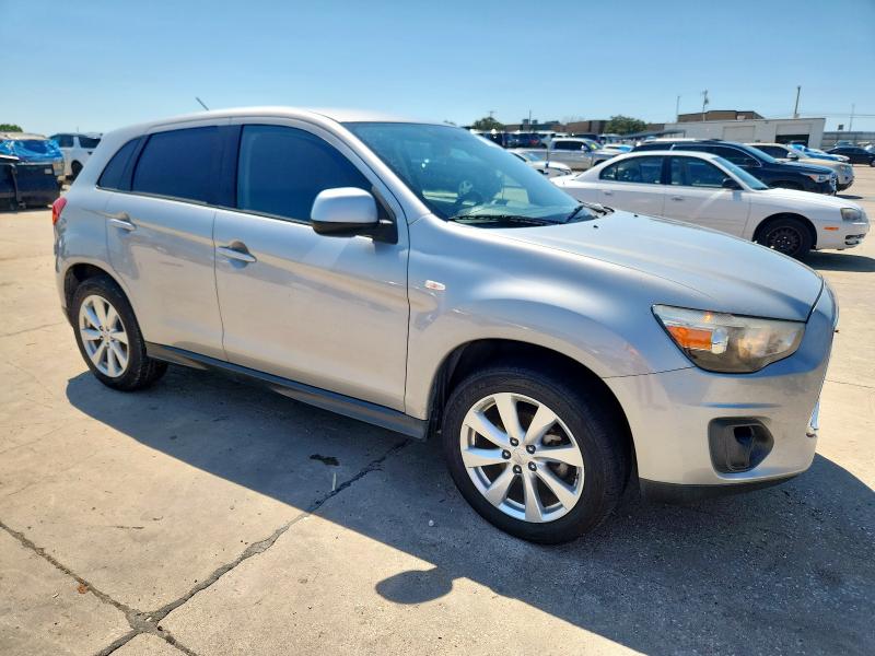 4A4AR3AU1FE038290 - 2015 MITSUBISHI OUTLANDER ES SILVER photo 4