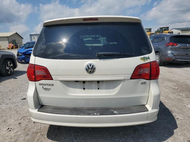 2V4RW3DG0BR805140 - 2011 VOLKSWAGEN ROUTAN SE WHITE photo 6