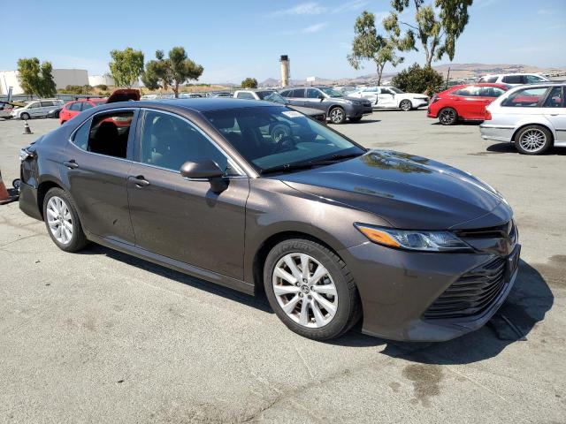 JTNB11HK1J3000201 - 2018 TOYOTA CAMRY L BROWN photo 4