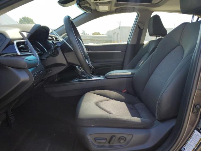 JTNB11HK1J3000201 - 2018 TOYOTA CAMRY L BROWN photo 7