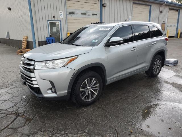 2017 TOYOTA HIGHLANDER SE, 