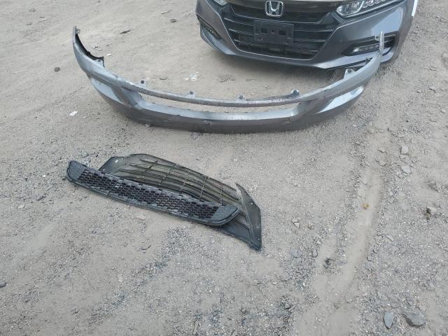 5TDKK3DC5DS334438 - 2013 TOYOTA SIENNA LE SILVER photo 13