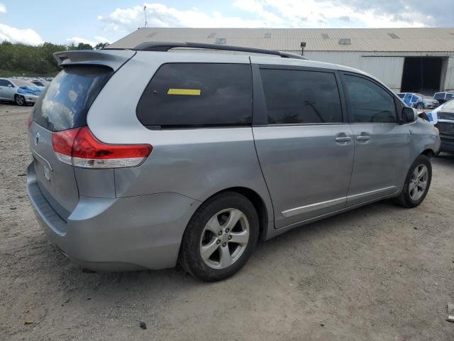 5TDKK3DC5DS334438 - 2013 TOYOTA SIENNA LE SILVER photo 3