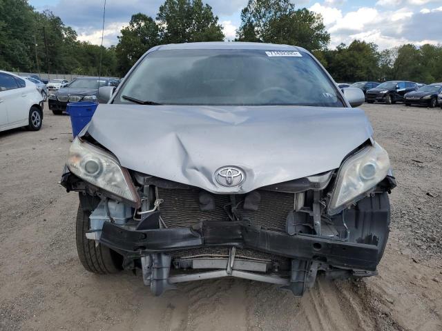 5TDKK3DC5DS334438 - 2013 TOYOTA SIENNA LE SILVER photo 5