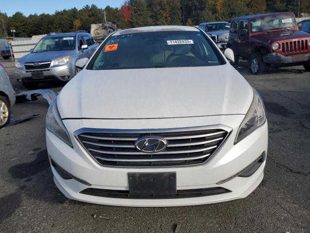 5NPE24AF3FH108411 - 2015 HYUNDAI SONATA SE WHITE photo 5