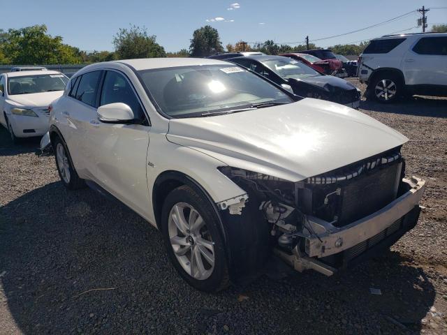 SJKCH5CP4JA045950 - 2018 INFINITI QX30 BASE Սպիտակ լուսանկար 4
