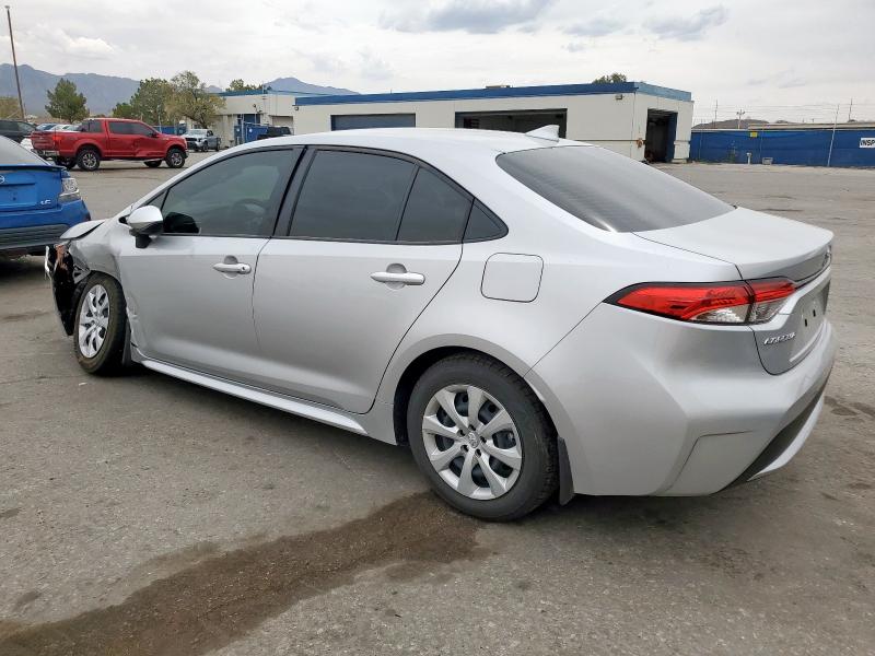 JTDEPMAEXNJ229936 - 2022 TOYOTA COROLLA LE Silber Foto 2
