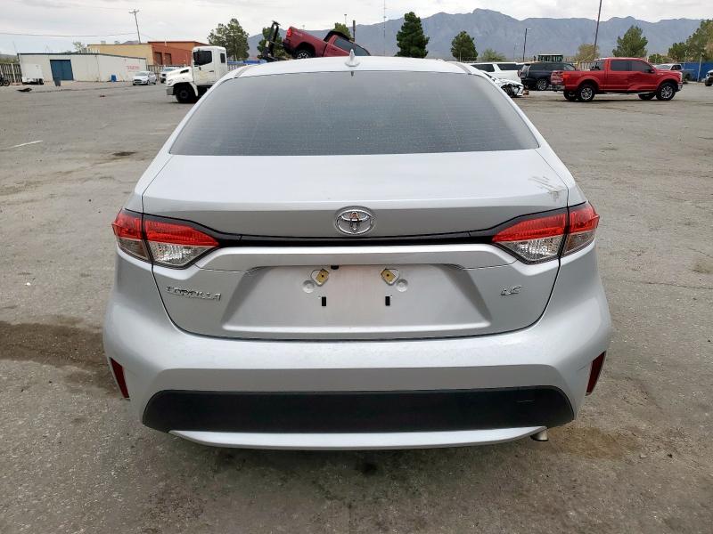 JTDEPMAEXNJ229936 - 2022 TOYOTA COROLLA LE Silber Foto 6