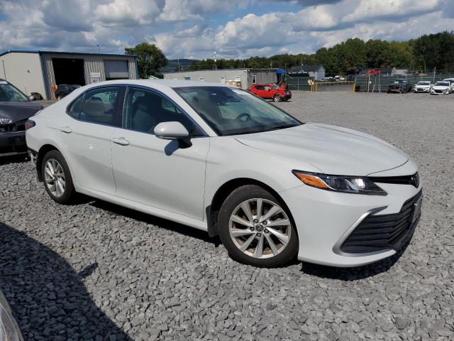 4T1R11BK5NU055998 - 2022 TOYOTA CAMRY LE 白色 照片 4