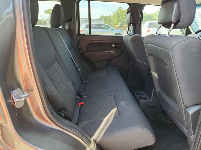 1C4PJMAKXCW138620 - 2012 JEEP LIBERTY SPORT GRAY photo 11