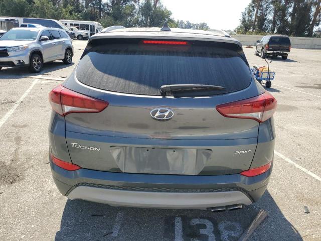 KM8J33AL3JU758832 - 2018 HYUNDAI TUCSON SPORT GRAY photo 6