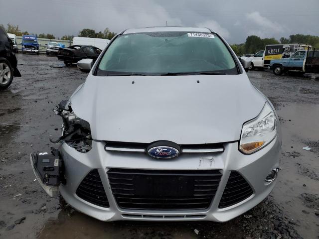 1FADP3F27DL320305 - 2013 FORD FOCUS SE SILVER photo 5